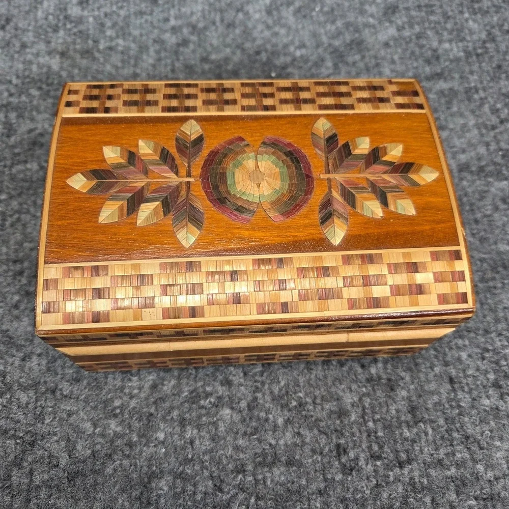Colorful Straw Mosiac Trinket Box Intricate Folk Art Design Hinged Lid Wood USSR